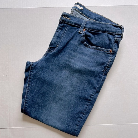 Levi’s Boyfriend - Medium Wash - Sz 33 - Picture 8 of 14